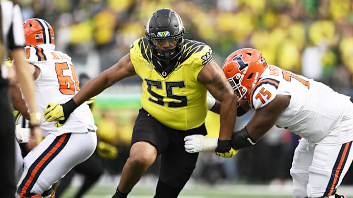 Oregon Ducks defensive lineman Derrick Harmon is No. 23 in Daniel Jeremiah's draft rankings. The Packers own the No. 23 pick.
