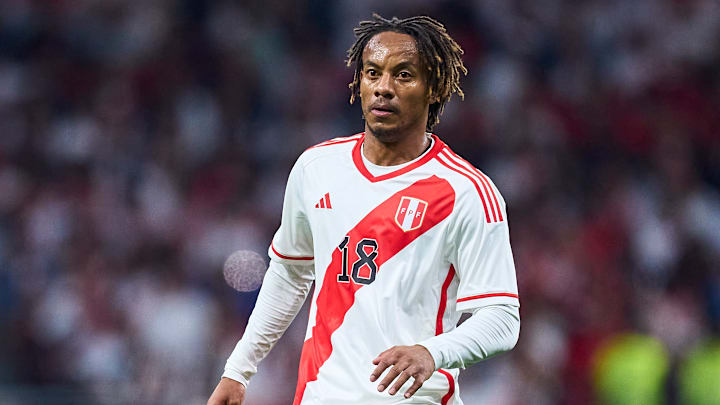 André Carrillo é ídolo e destaque na Seleção Peruana.