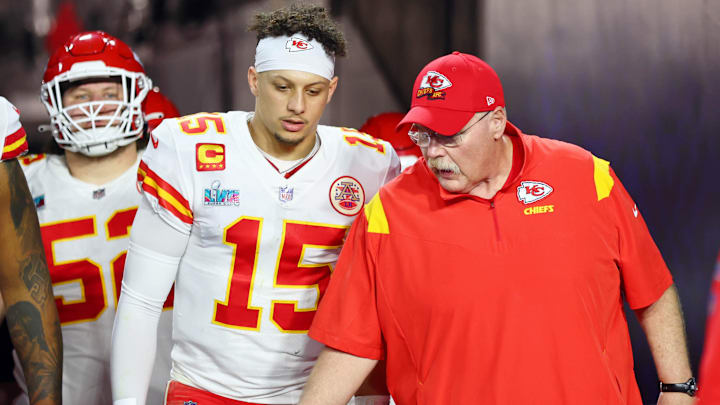 Feb 12, 2023; Glendale, Arizona, US; Kansas City Chiefs quarterback Patrick Mahomes (15) talks with