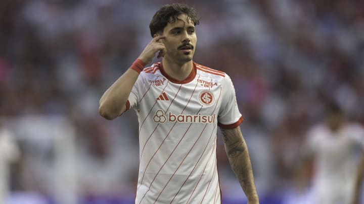 Meia está sendo vendido ao Palmeiras