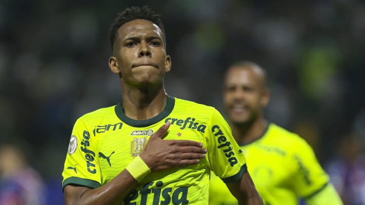 Estêvão está bem e pronto para voltar a defender o Palmeiras.
