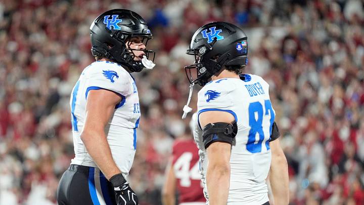 Kentucky is favored against Vanderbilt in Week 8 of the college football season.