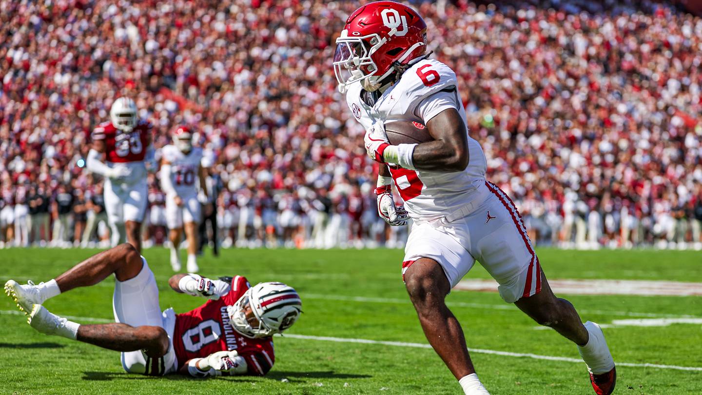 Oklahoma's Hawkins Benched to Preserve Redshirt Status