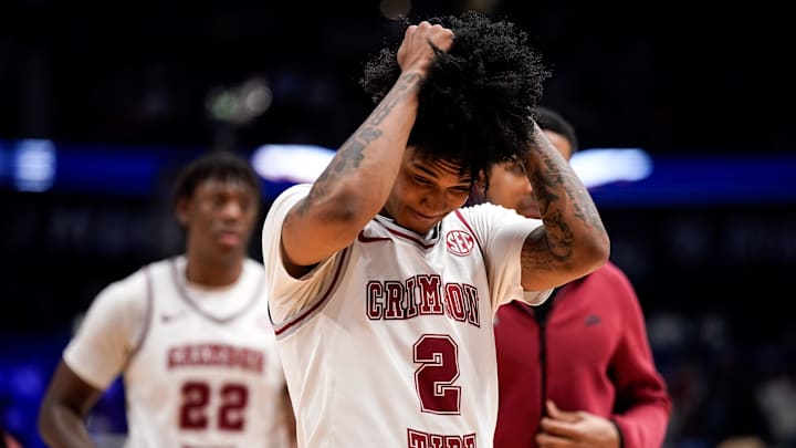 Alabama guard Aden Holloway (2)