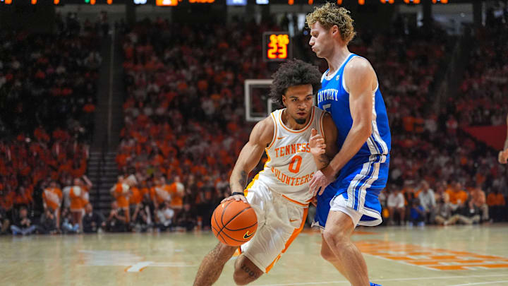 Tennessee guard Ja'Kobi Gillespie (0) runs around Kentucky guard Collin Chandler (5) during a NCAA basketball game between the Tennessee Volunteers and Kentucky Wildcats at Thompson-Boling Arena at Food City Center in Knoxville, Tenn., on Jan. 17, 2026.