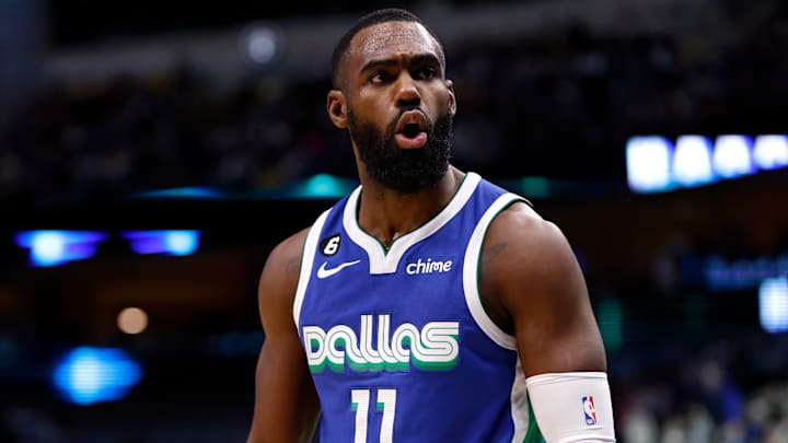 Los Angeles Lakers v Dallas Mavericks