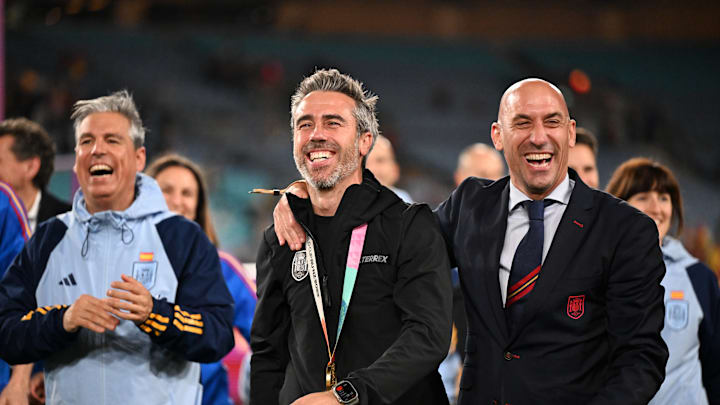 Nationaltrainer Jorge Vilda (Mitte) und Verbandspräsident Luis Rubiales (rechts)