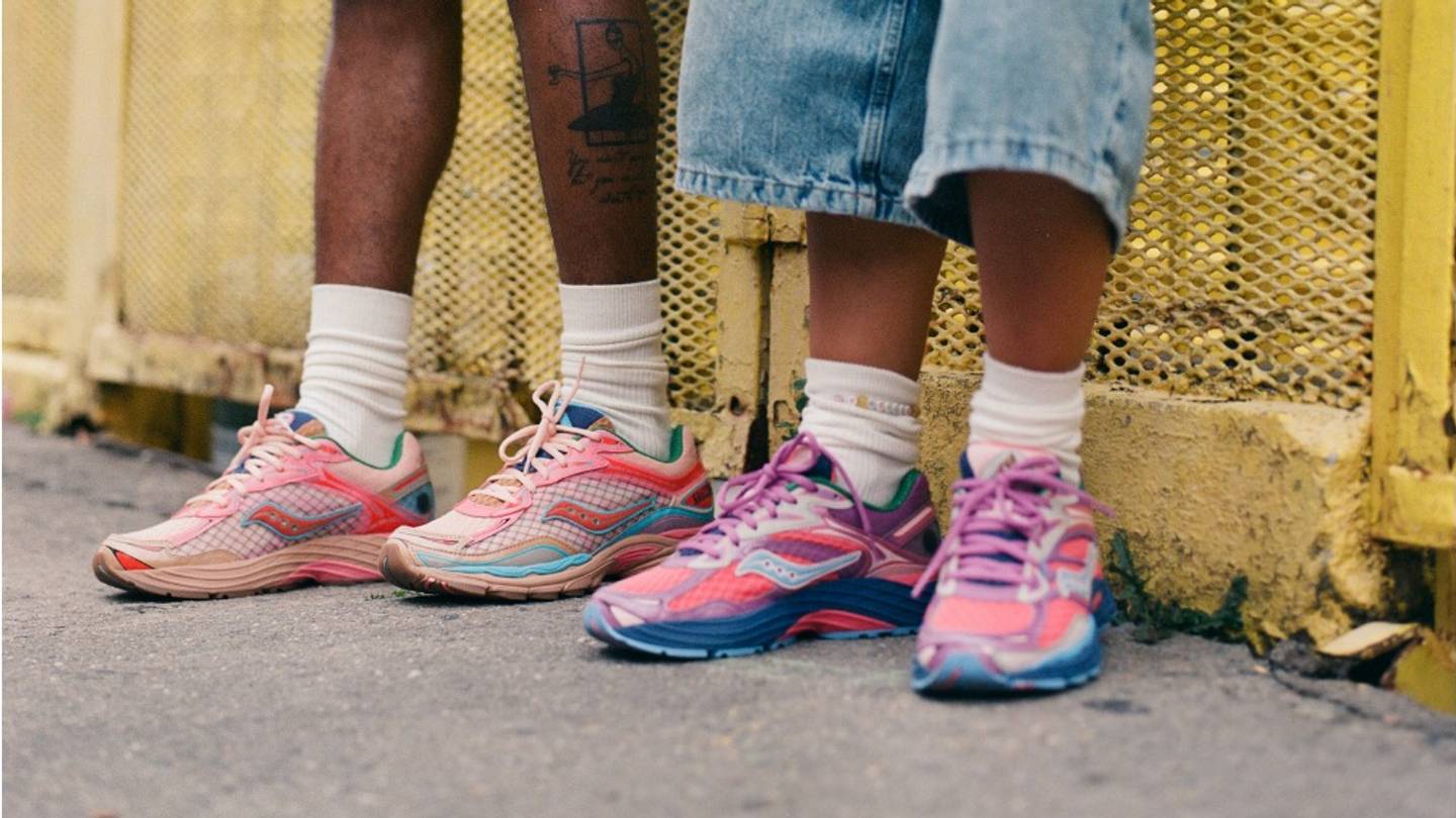 - Saucony  Jae tips collaboration Pink and Blue size 81/2 men .. Jae Tips Has Done it Again with the Saucony Matrix! - The  main image 4