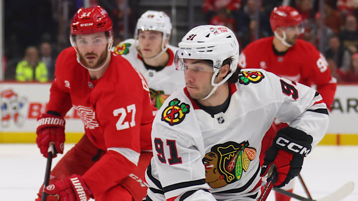 Chicago Blackhawks v Detroit Red Wings