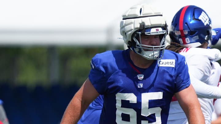 New York Giants - offensive guard Austin Schlottmann