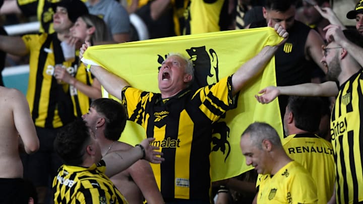 Delegação do Peñarol se atrasou para chegar ao Nilton Santos