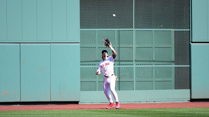 Sep 8, 2024; Boston, Massachusetts, USA; Boston Red Sox center fielder Jarren Duran (16) makes a catch for an out during the fourth inning against the Chicago White Sox at Fenway Park. Mandatory Credit: Bob DeChiara-Imagn Images Sep 8, 2024; Boston, Massachusetts, USA; Boston Red Sox center fielder Jarren Duran (16) makes a catch for an out during the fourth inning against the Chicago White Sox at Fenway Park. Mandatory Credit: Bob DeChiara-Imagn Images
