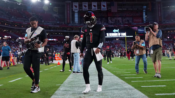 Dec 8, 2024; Glendale, Arizona, USA; Arizona Cardinals quarterback Kyler Murray (1) leaves the field after the game against the Seattle Seahawks at State Farm Stadium. Mandatory Credit: Joe Camporeale-Imagn Images Dec 8, 2024; Glendale, Arizona, USA; Arizona Cardinals quarterback Kyler Murray (1) leaves the field after the game against the Seattle Seahawks at State Farm Stadium. Mandatory Credit: Joe Camporeale-Imagn Images