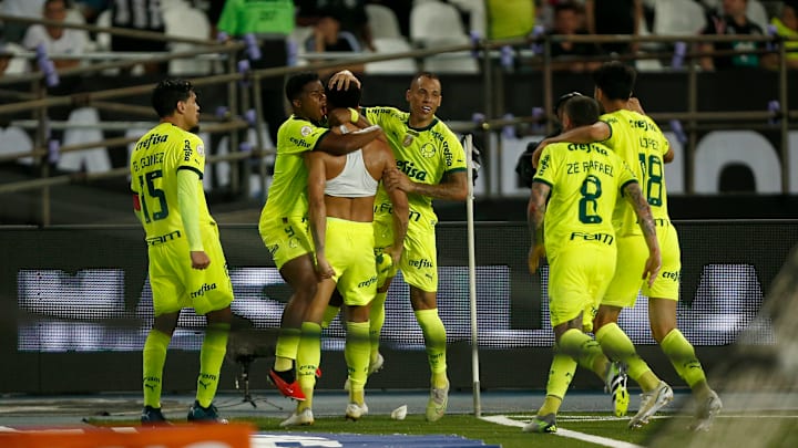 Palmeiras lidera o campeonato com três pontos de vantagem