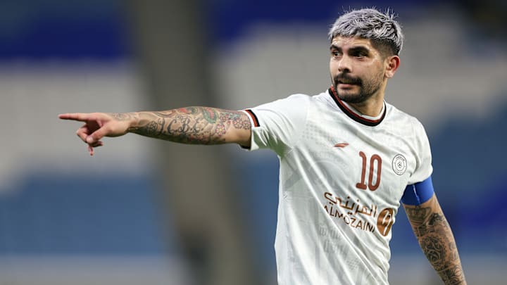 El argentino Éver Banega es el capitán del Al Shabab. El argentino Éver Banega es el capitán del Al Shabab.