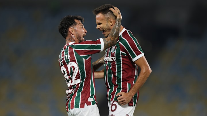 Renê (d) foi o responsável por balançar a rede