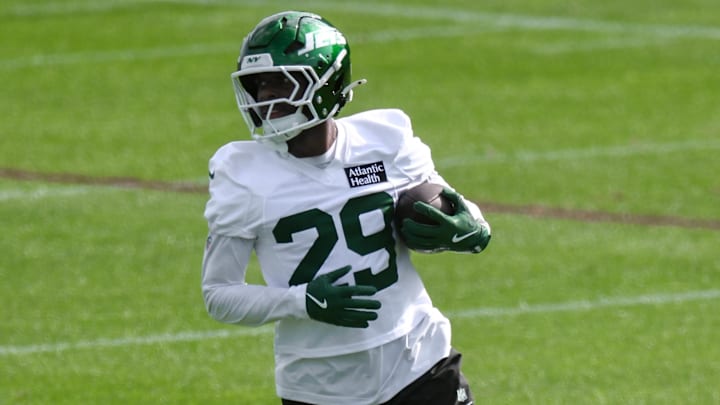Jul 23, 2025; Florham Park, NY, USA; New York Jets cornerback Jarrick Bernard-Converse (29) participates in a drill during training camp at Atlantic Health Jets Training Center. Jul 23, 2025; Florham Park, NY, USA; New York Jets cornerback Jarrick Bernard-Converse (29) participates in a drill during training camp at Atlantic Health Jets Training Center.
