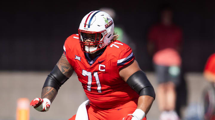 Could Arizona's Jonah Savaiinaea be the first O-lineman chosen by the Chicago Bears in the 2025 NFL Draft? Could Arizona's Jonah Savaiinaea be the first O-lineman chosen by the Chicago Bears in the 2025 NFL Draft?