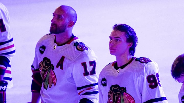 Mar 5, 2024; Tempe, Arizona, USA; Chicago Blackhawks forward Nick Foligno (17) and center Connor Bedard (98) against the Arizona Coyotes at Mullett Arena. Mandatory Credit: Mark J. Rebilas-USA TODAY Sports Mar 5, 2024; Tempe, Arizona, USA; Chicago Blackhawks forward Nick Foligno (17) and center Connor Bedard (98) against the Arizona Coyotes at Mullett Arena. Mandatory Credit: Mark J. Rebilas-USA TODAY Sports