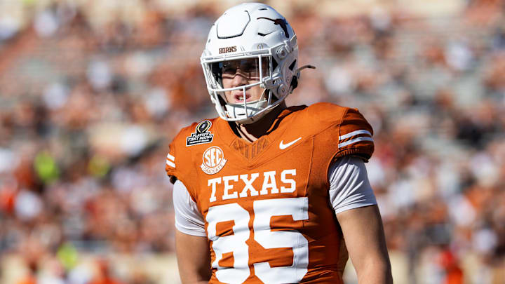 Dec 21, 2024; Austin, Texas, USA; Texas Longhorns tight end Gunnar Helm (85) against the Clemson Tigers during the CFP National playoff first round at Darrell K Royal-Texas Memorial Stadium. 
