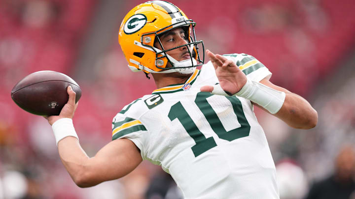 Oct 19, 2025; Glendale, Arizona, USA; Green Bay Packers quarterback Jordan Love (10) warms up before the game against the Arizona Cardinals at State Farm Stadium. Mandatory Credit: Joe Camporeale-Imagn Images Oct 19, 2025; Glendale, Arizona, USA; Green Bay Packers quarterback Jordan Love (10) warms up before the game against the Arizona Cardinals at State Farm Stadium. Mandatory Credit: Joe Camporeale-Imagn Images