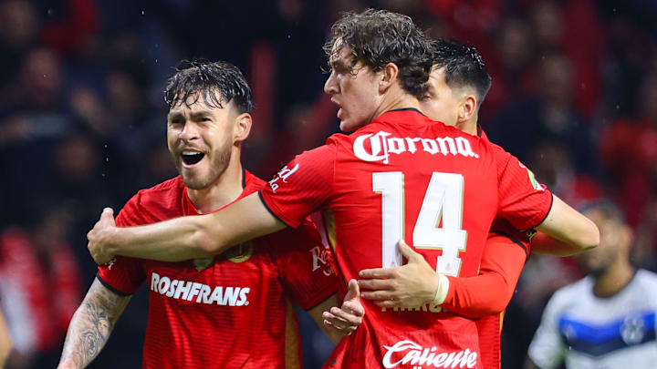 Ricardo Angulo y Marcel Ruiz festejan un tanto del Toluca Ricardo Angulo y Marcel Ruiz festejan un tanto del Toluca
