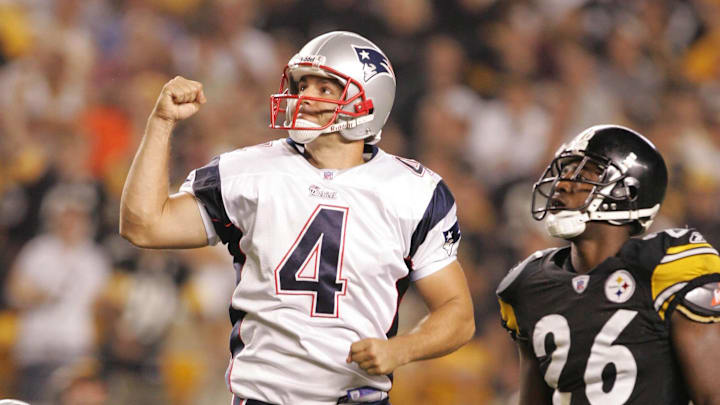 Sep 25, 2005; Pittsburgh, PA, USA; New England Patriots kicker #4 Adam Vinatieri celebrates his game winning field goal as Pittsburgh Steelers #26 Deshea Townsend watches. Patriots beat the Steelers 23-20. Mandatory Credit: Photo By Matthew Emmons- Imagn Images Copyright © 2005 Matt Emmons Sep 25, 2005; Pittsburgh, PA, USA; New England Patriots kicker #4 Adam Vinatieri celebrates his game winning field goal as Pittsburgh Steelers #26 Deshea Townsend watches. Patriots beat the Steelers 23-20. Mandatory Credit: Photo By Matthew Emmons- Imagn Images Copyright © 2005 Matt Emmons
