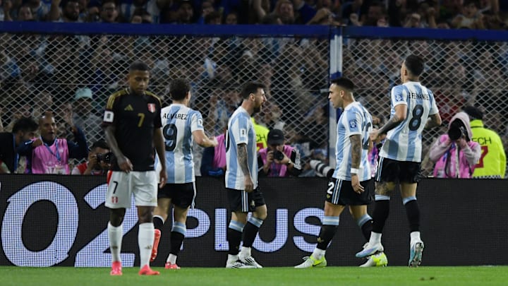 Messi e Lautaro protagonizaram lance da vitória da Argentina