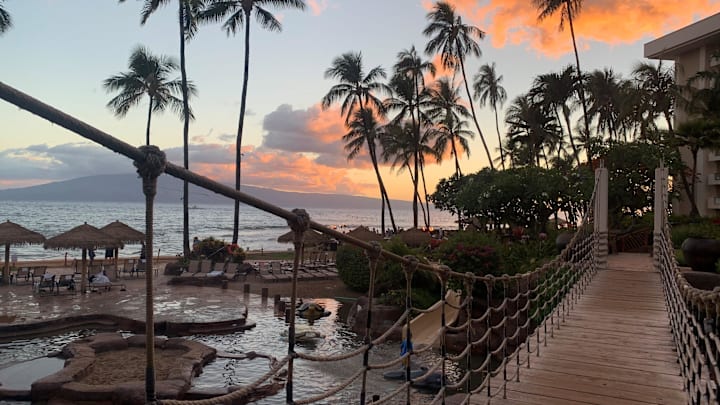 Sunset from the Hyatt Regency Resort on Kaanapali Beach on the Hawaiian island of Maui.

Maui sunset Kaanapali