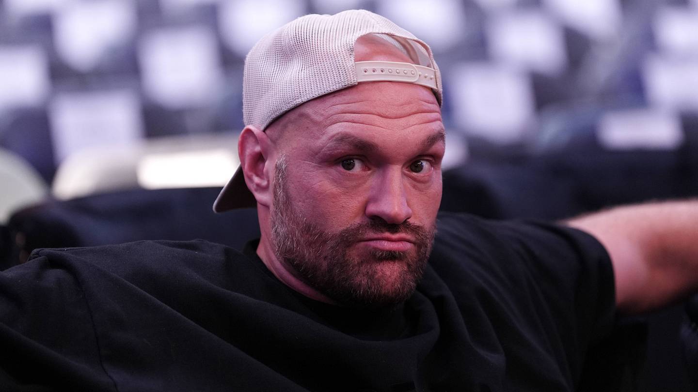 Tyson Fury Shreds Anthony Joshua and Eddie Hearn as Megafight Hopes Fade Over Money