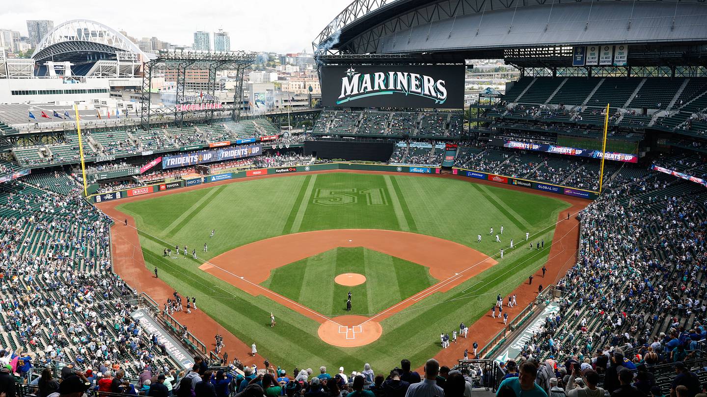 Mariners' best young hurler recently got promoted (and it's not the switch-pitcher)