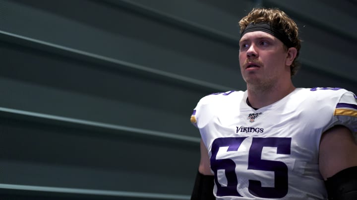 Minnesota Vikings center Pat Elflein (65)