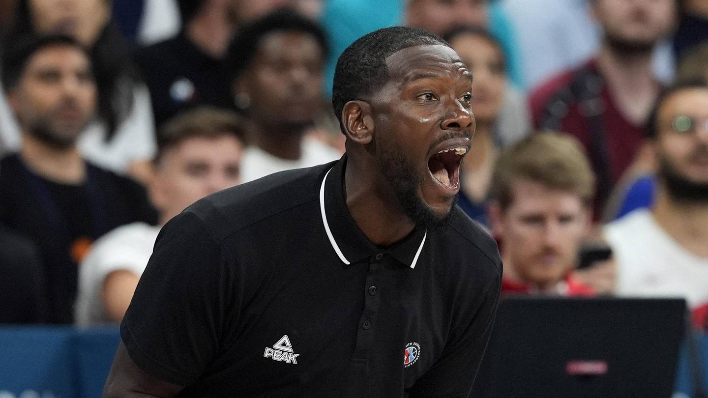 Rockets Coach Royal Ivey is Still in Consideration for Mavericks Coaching Vacancy