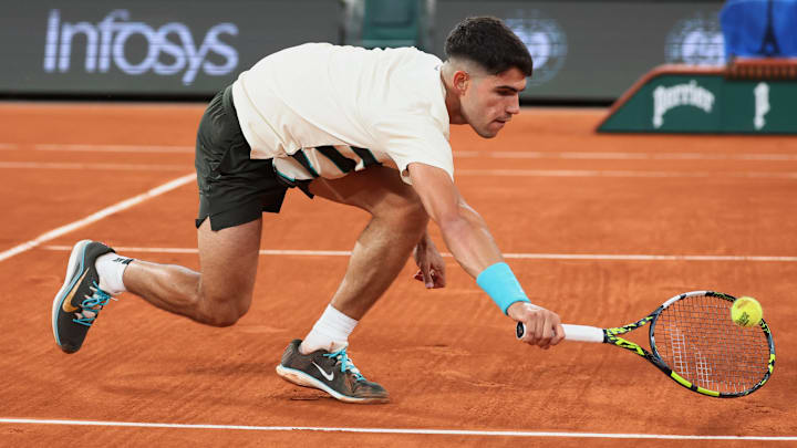 Carlos Alcaraz remains the favorite to win the men's singles French Open title.