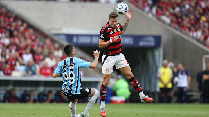 Flamengo e Grêmio empataram no Maracanã Flamengo e Grêmio empataram no Maracanã