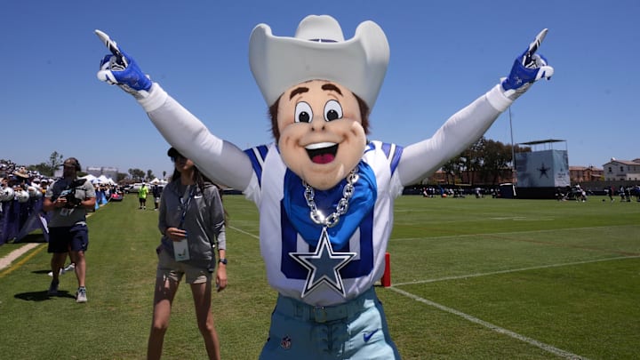 Dallas Cowboys mascot Rowdy during training camp at Marriott Residence Inn-River Ridge Playing Fields. 