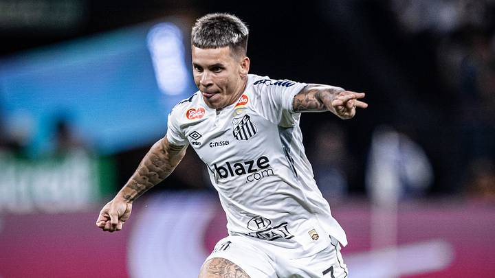 Soteldo segue recebendo muita confiança da torcida do Santos Soteldo segue recebendo muita confiança da torcida do Santos