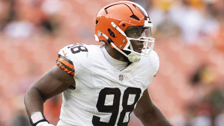 Former Browns defensive tackle Chris Williams is now with the Bears. Former Browns defensive tackle Chris Williams is now with the Bears.