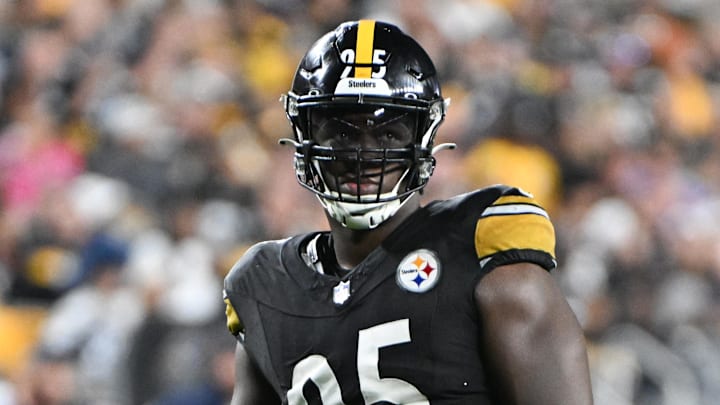Pittsburgh Steelers defensive tackle Keeanu Benton