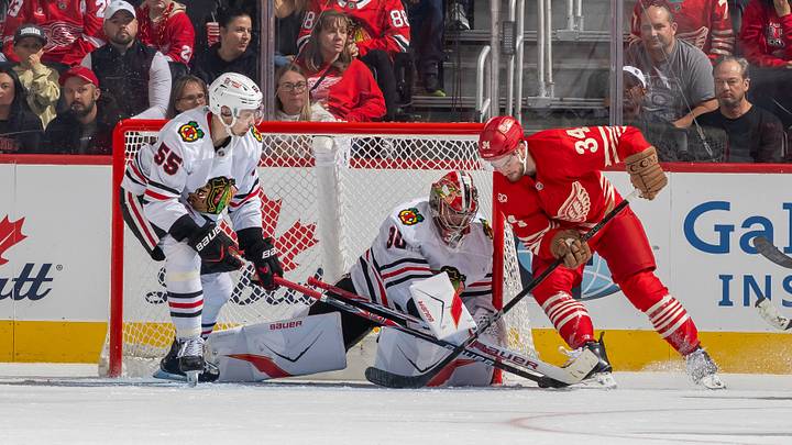 Chicago Blackhawks v Detroit Red Wings Chicago Blackhawks v Detroit Red Wings