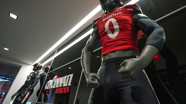 Renovations for the new University of Cincinnati Bearcats' football locker room are wrapping up. The new locker room will feature an additional 2,000 square feet of space with 120 custom lockers with individual names and number locks, a light up \"hype\" tunnel, sound system, \"fuel station,\" a ventilation system for clean smells and much more.