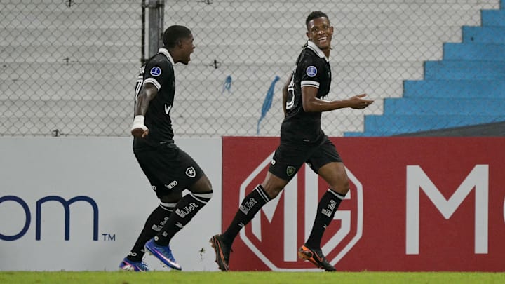 Danilo decide nos acréscimos na Sul-Americana e chega como protagonista para Chapecoense x Botafogo Danilo decide nos acréscimos na Sul-Americana e chega como protagonista para Chapecoense x Botafogo