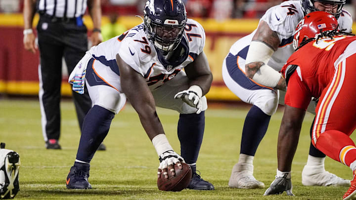 Oct 12, 2023; Kansas City, Missouri, USA; Denver Broncos center Lloyd Cushenberry (79) lines up