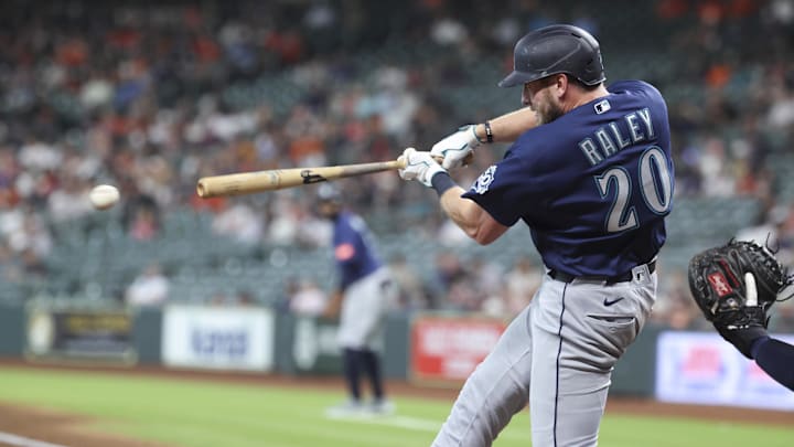 Bet on the Mariners as road favorites against the Astros on Thursday afternoon.