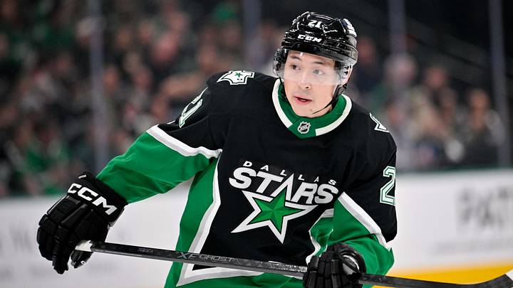 Dallas Stars left wing Jason Robertson (21) skates against the Toronto Maple Leafs: Jerome Miron-Imagn Images