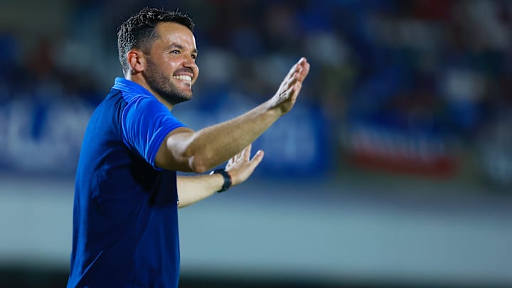 El técnico argentino Nicolás Larcamón quiere ganar su primer título de Liga MX