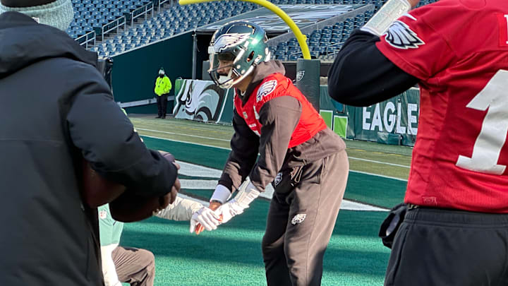 Jalen Hurts wore sleeves to Thursday's practice at the Linc, a day after wearing short sleeves on a cold, blustery day. Jalen Hurts wore sleeves to Thursday's practice at the Linc, a day after wearing short sleeves on a cold, blustery day.