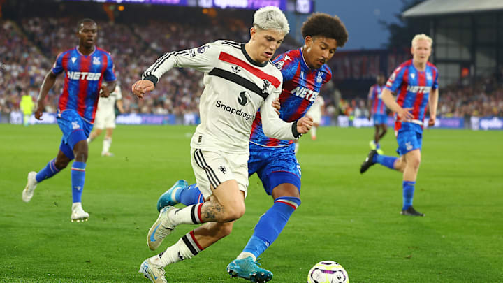 Habilidoso, o jovem Garnacho vive fase artilheira, tanto que soma 15 participações em gols em 35 jogos na temporada Habilidoso, o jovem Garnacho vive fase artilheira, tanto que soma 15 participações em gols em 35 jogos na temporada