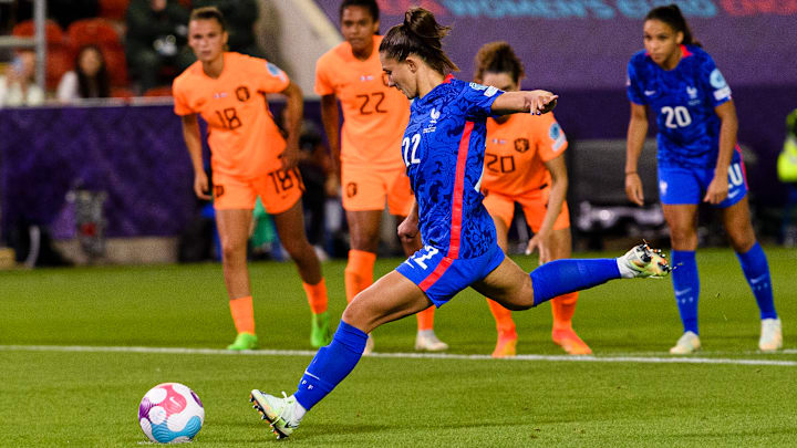 Eve Perisset's penalty was the difference Eve Perisset's penalty was the difference