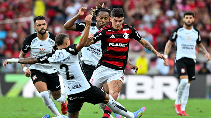 Flamengo e Corinthians se enfrentam pela Supercopa Rei